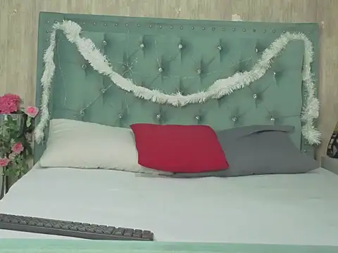 Snapshot of Apriil_Sweett chatting on 12-03-25, 01:42 Apriil Sweett online show from 12-03-25, 01:42