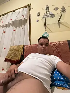 Snapshot of aril200117 chatting on 03-14-26, 05:29 aril200117 online show from 03-14-26, 05:29