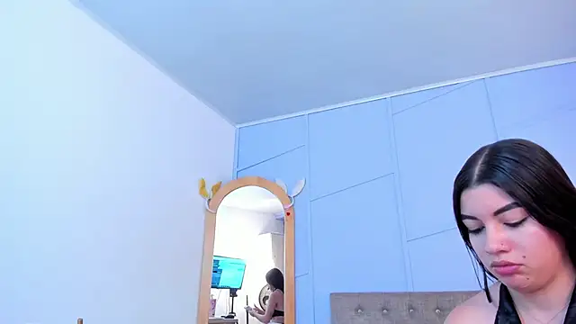 lourenfox online show from 12-18-25, 12:00