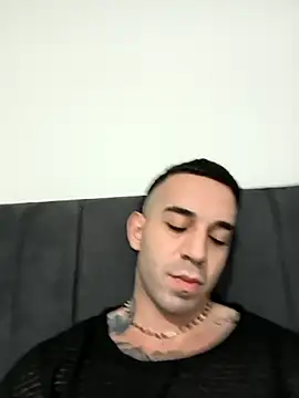 Snapshot of hazarcannn chatting on 12-17-25, 06:58 hazarcannn online show from 12-17-25, 06:58