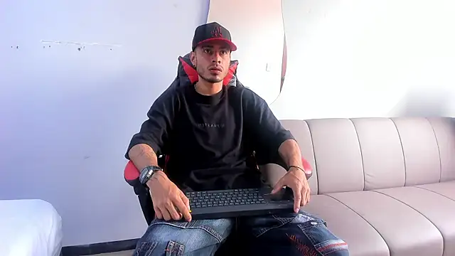 MatthewCullen online show from 12-19-25, 05:42