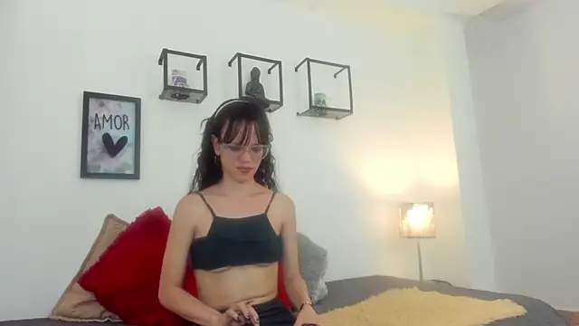 Snapshot of LindaWalker_ chatting on 12-03-25, 07:01 LindaWalker online show from 12-03-25, 07:01