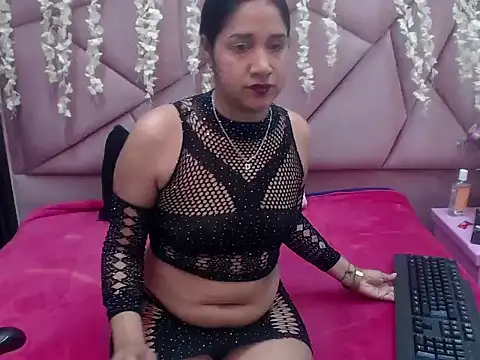 seleneRose69 online show from 12-14-25, 01:55