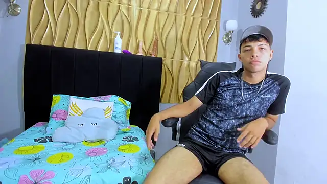 shy guy18 online show from 11-28-25, 07:27