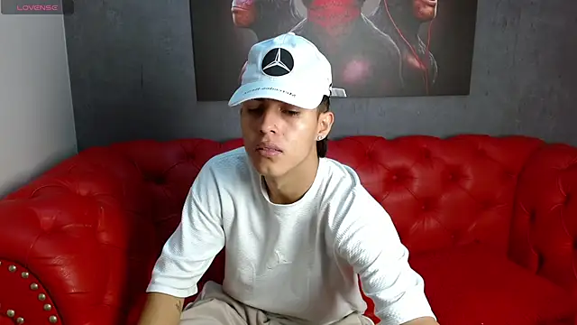 Snapshot of Ethan_Jamees chatting on 12-17-25, 02:45 Ethan Jamees online show from 12-17-25, 02:45