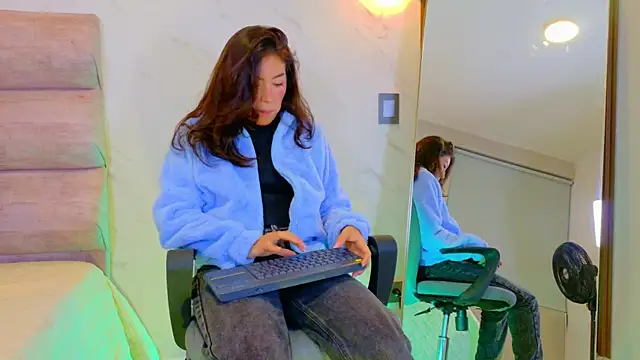 Mia Cullen online show from 01-08-26, 11:01