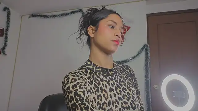 Snapshot of MarillynMorgan chatting on 12-04-25, 03:10 MarillynMorgan online show from 12-04-25, 03:10