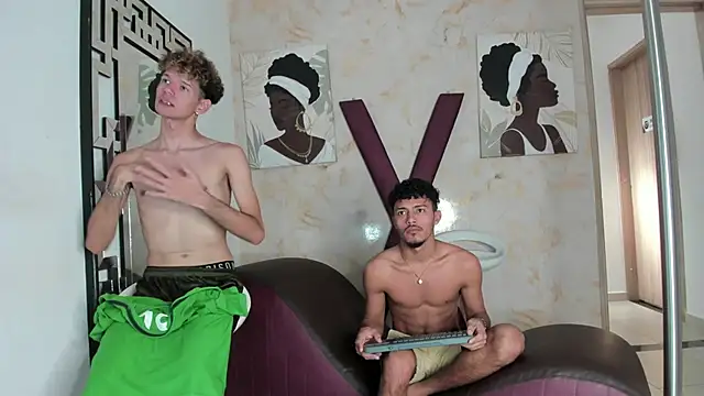 COUPLES BOYS online show from 05-28-26, 07:22