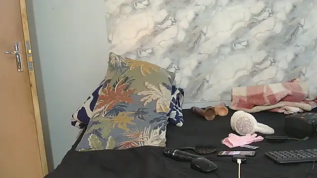SexyZuluBarbie online show from 06-15-26, 12:18