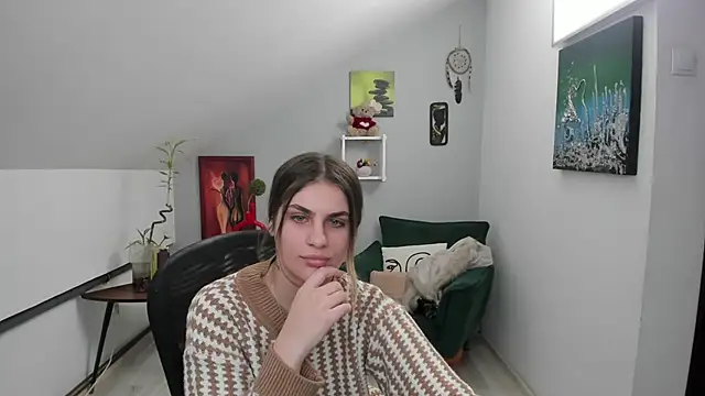 SarahOwenn online show from 11-27-25, 02:52