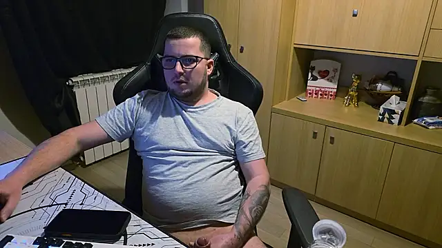 Snapshot of kevinnlovelly chatting on 01-31-26, 07:11 kevinnlovelly online show from 01-31-26, 07:11