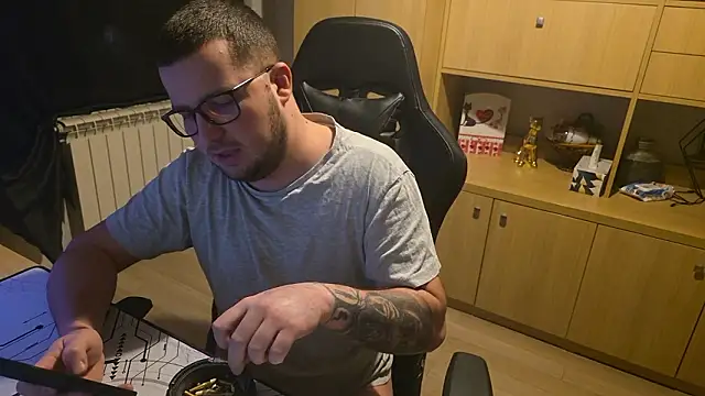 Snapshot of kevinnlovelly chatting on 02-03-26, 09:09 kevinnlovelly online show from 02-03-26, 09:09