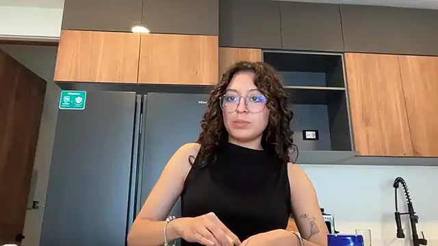 Alicatcua  online show from 06-07-26, 12:04