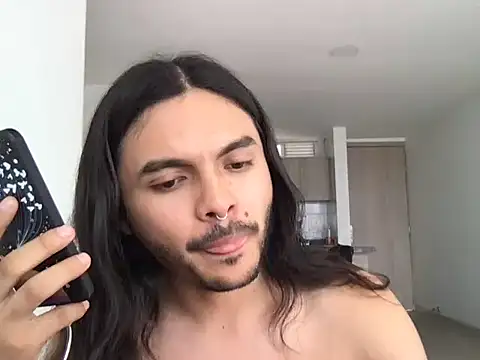 Snapshot of Lukathin chatting on 12-05-25, 05:20 Lukathin online show from 12-05-25, 05:20