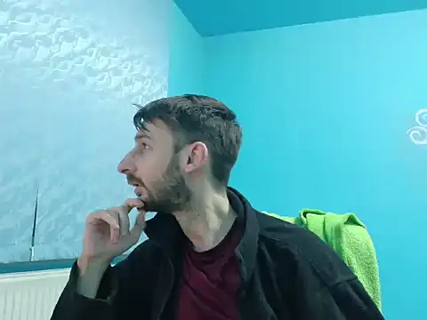 Snapshot of bigcockbignose chatting on 12-15-25, 08:13 bigcockbignose online show from 12-15-25, 08:13