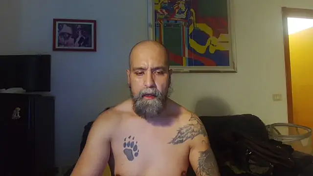 Snapshot of AMIRDIB2025 chatting on 06-12-26, 05:45 AMIRDIB2025 online show from 06-12-26, 05:45