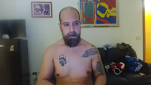 Snapshot of AMIRDIB2025 chatting on 07-12-26, 05:15 AMIRDIB2025 online show from 07-12-26, 05:15