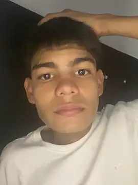 Snapshot of Lil_babyyy_ chatting on 05-29-26, 04:16 Lil babyyy online show from 05-29-26, 04:16