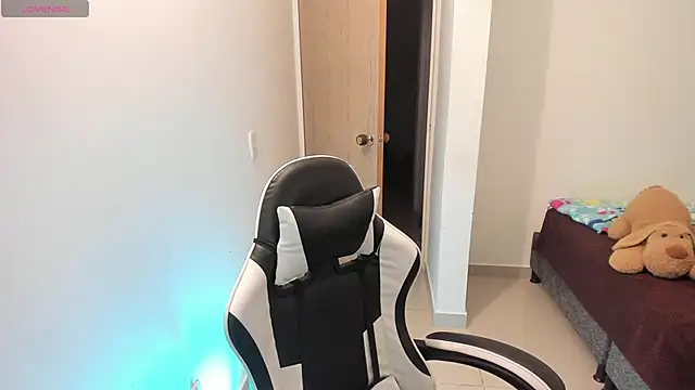 Asta YunoXXX online show from 04-25-26, 05:10