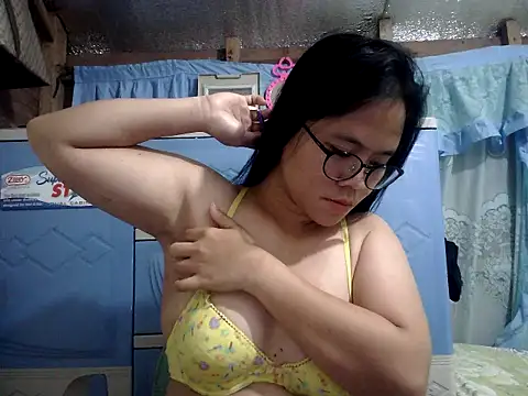 Snapshot of xxdreamgirl69 chatting on 06-20-26, 11:13 xxdreamgirl69 online show from 06-20-26, 11:13