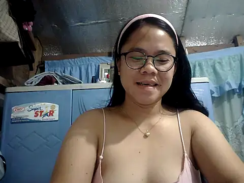 Snapshot of xxdreamgirl69 chatting on 07-10-26, 11:07 xxdreamgirl69 online show from 07-10-26, 11:07