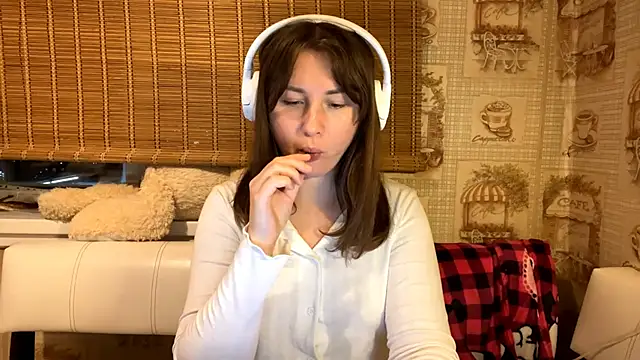 Snapshot of Tessa_Muse chatting on 12-05-25, 03:20 Tessa Muse online show from 12-05-25, 03:20