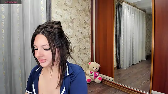 Snapshot of emmaledysss chatting on 11-29-25, 04:43 emmaledysss online show from 11-29-25, 04:43