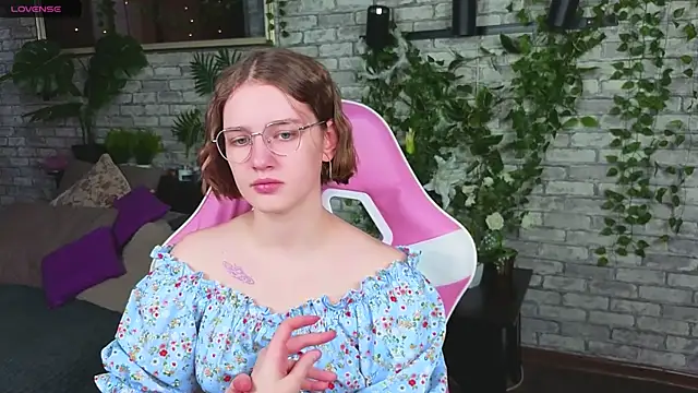 Mia Mooore online show from 03-06-26, 01:18