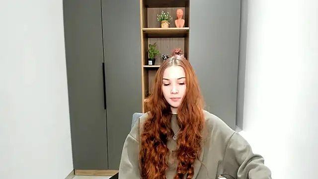 Snapshot of ElizaHunkins chatting on 11-30-25, 08:29 ElizaHunkins online show from 11-30-25, 08:29