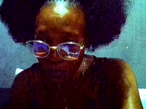 Snapshot of PreettyTee chatting on 04-12-26, 02:16 PreettyTee online show from 04-12-26, 02:16