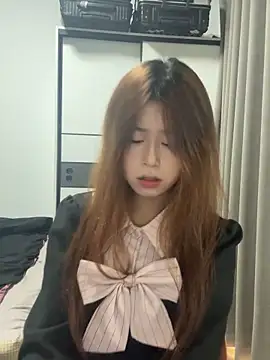 xiaohui660 online show from 11-29-25, 07:22