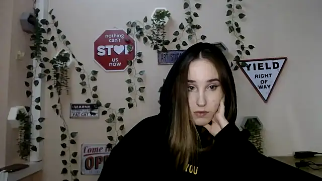 Moon  Lily online show from 12-01-25, 02:55