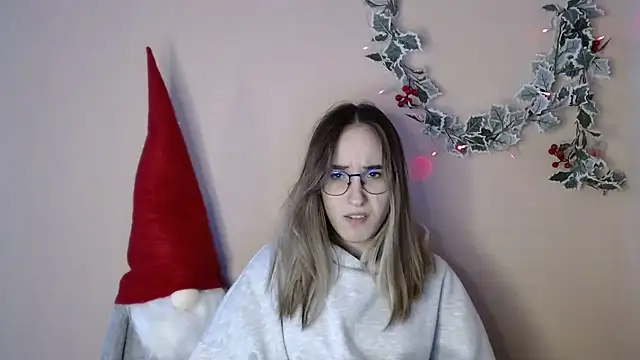 Moon  Lily online show from 12-15-25, 01:37