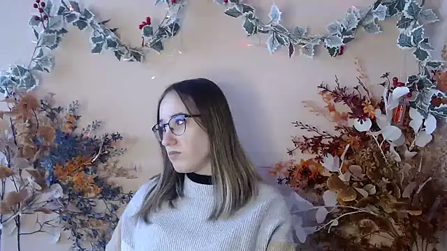 Moon  Lily online show from 12-18-25, 01:06