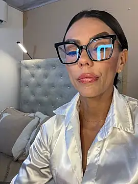 SofhiaTaylor online show from 01-16-26, 10:14