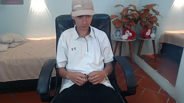 LucassSmith11 online show from 12-04-25, 11:41