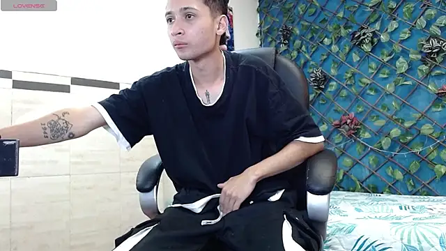 LucassSmith11 online show from 04-21-26, 07:28