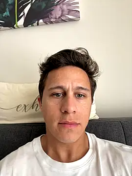 Snapshot of Emanueldickarg chatting on 11-28-25, 06:32 Emanueldickarg online show from 11-28-25, 06:32