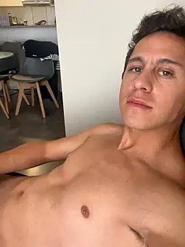 Snapshot of Emanueldickarg chatting on 12-02-25, 06:25 Emanueldickarg online show from 12-02-25, 06:25