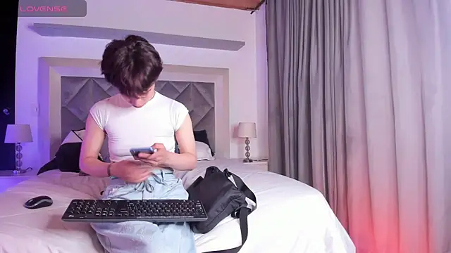 Brenda Tina online show from 12-19-25, 09:22