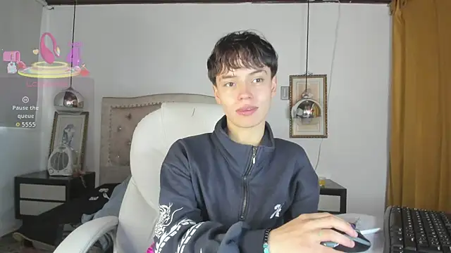 Brenda Tina online show from 12-22-25, 08:39