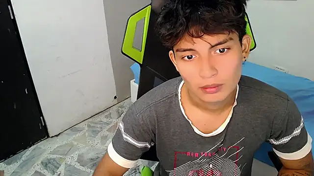 Green XoX online show from 11-30-25, 09:08