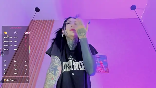 Snapshot of Valerykat_ chatting on 02-17-26, 11:50 Valerykat online show from 02-17-26, 11:50