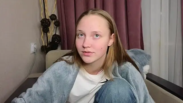 Snapshot of BibiStapler chatting on 12-16-25, 07:19 BibiStapler online show from 12-16-25, 07:19