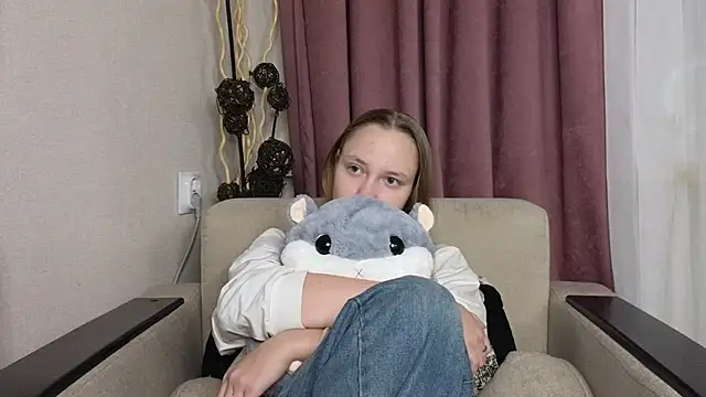 Snapshot of BibiStapler chatting on 12-17-25, 08:15 BibiStapler online show from 12-17-25, 08:15