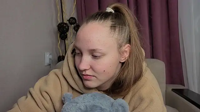 Snapshot of BibiStapler chatting on 12-19-25, 07:10 BibiStapler online show from 12-19-25, 07:10