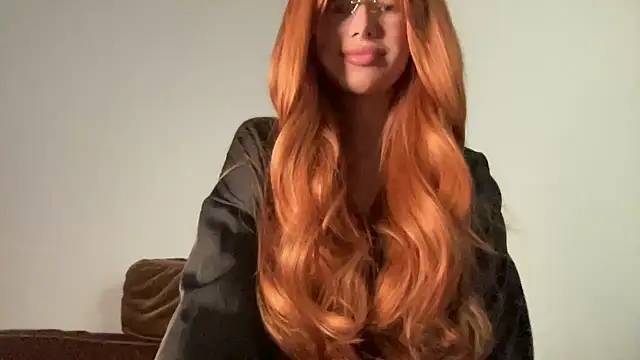 Snapshot of EliseMeadow chatting on 12-17-25, 07:25 EliseMeadow online show from 12-17-25, 07:25