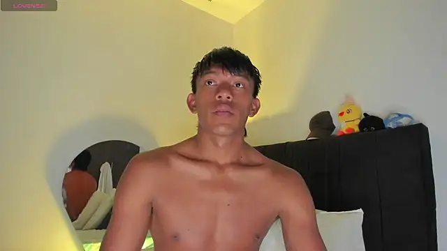 santinaughty online show from 04-24-26, 12:35