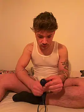 Snapshot of Ricz02 chatting on 03-29-26, 01:38 Ricz02 online show from 03-29-26, 01:38