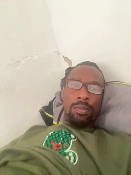 Snapshot of solokweku chatting on 12-16-25, 02:00 solokweku online show from 12-16-25, 02:00